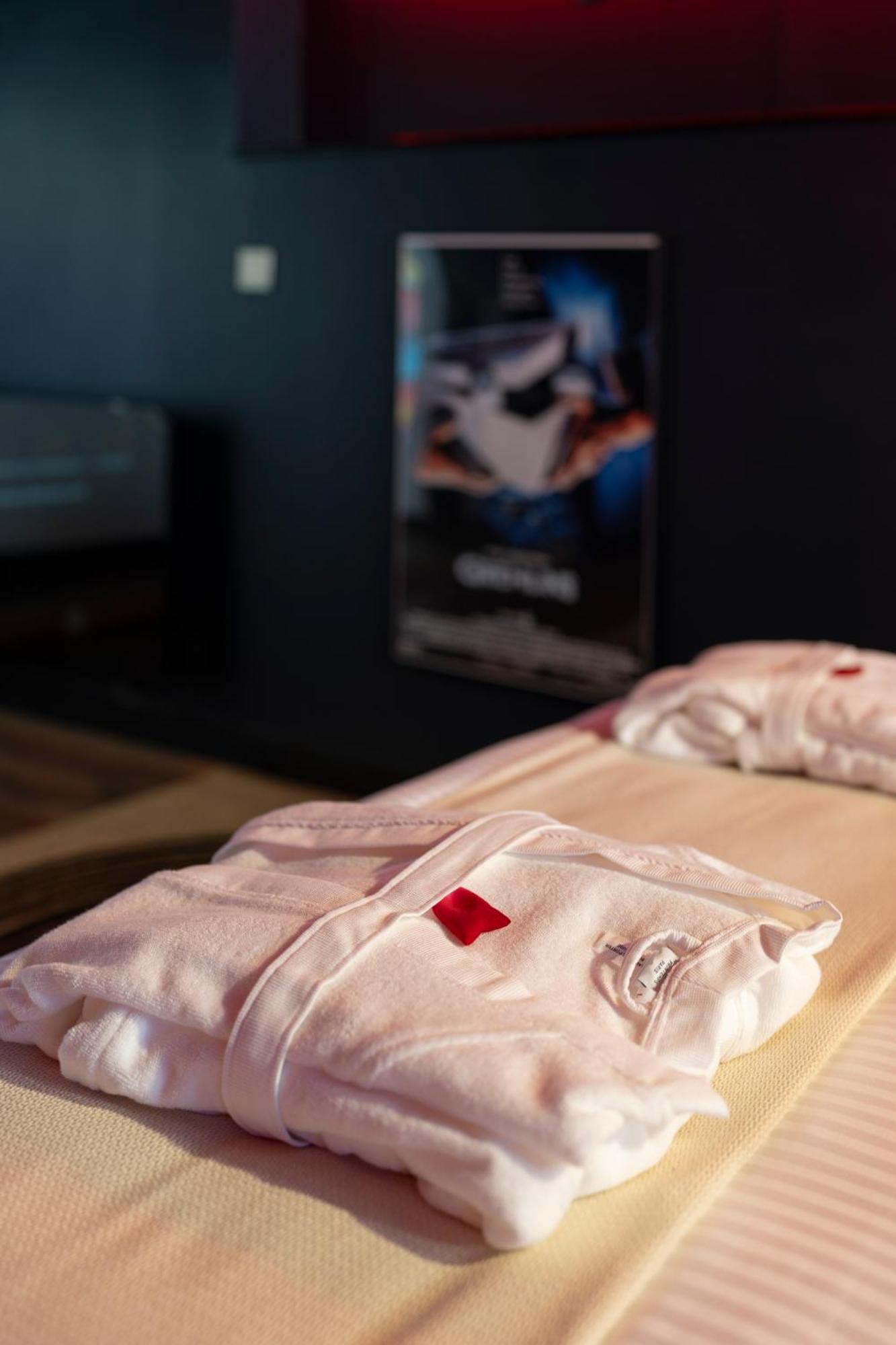 Cinema Room Haut De Gamme Avec Balneotherapie Нанси Екстериор снимка